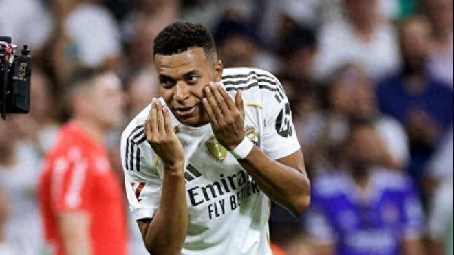 维尼修斯双响、姆巴佩破门，皇马3-1力克比利亚雷亚尔登顶西甲